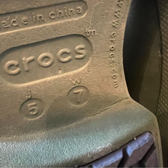 CROCS women’s boots dark green w/plaid design women Size 7 GUC - Picture 15 of 16